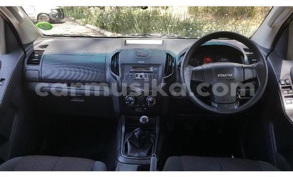 Tenga Tsaru Isuzu KB Chena Mota in Beitbridge in Matabeleland South Tenga Tsaru Isuzu KB Chena Mota in Beitbridge in Matabeleland South