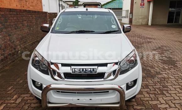 Tenga Tsaru Isuzu KB Chena Mota in Beitbridge in Matabeleland South Tenga Tsaru Isuzu KB Chena Mota in Beitbridge in Matabeleland South