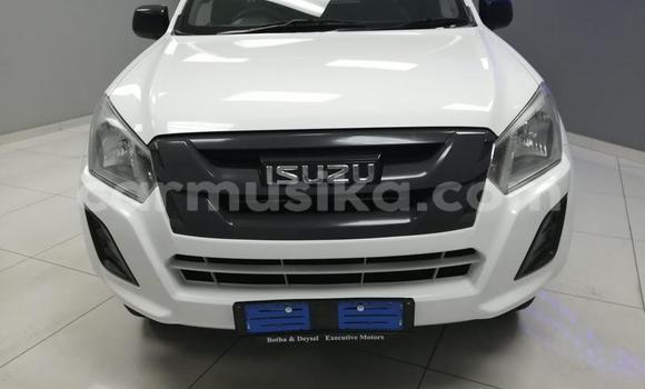 Tenga Tsaru Isuzu KB Chena Mota in Beitbridge in Matabeleland South Tenga Tsaru Isuzu KB Chena Mota in Beitbridge in Matabeleland South