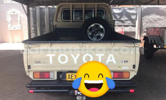 Tenga Tsaru Toyota Land Cruiser Beige Mota in Harare in Harare Tenga Tsaru Toyota Land Cruiser Beige Mota in Harare in Harare