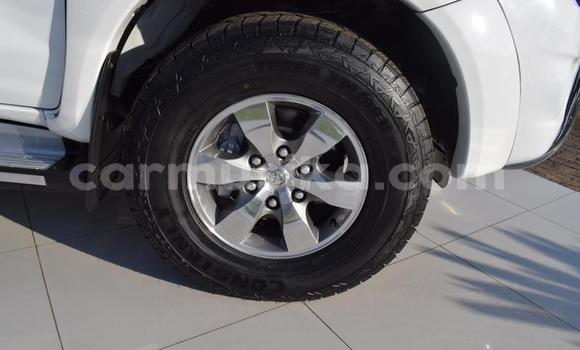 Nunua Ilio tumika Toyota Hilux Nyeupe Gari ndani ya Beitbridge nchini Matabeleland Kusini Nunua Ilio tumika Toyota Hilux Nyeupe Gari ndani ya Beitbridge nchini Matabeleland Kusini