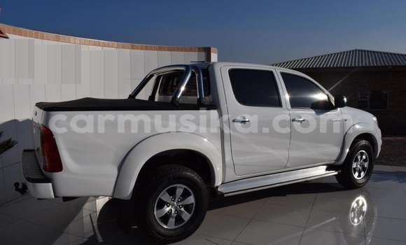 Nunua Ilio tumika Toyota Hilux Nyeupe Gari ndani ya Beitbridge nchini Matabeleland Kusini Nunua Ilio tumika Toyota Hilux Nyeupe Gari ndani ya Beitbridge nchini Matabeleland Kusini
