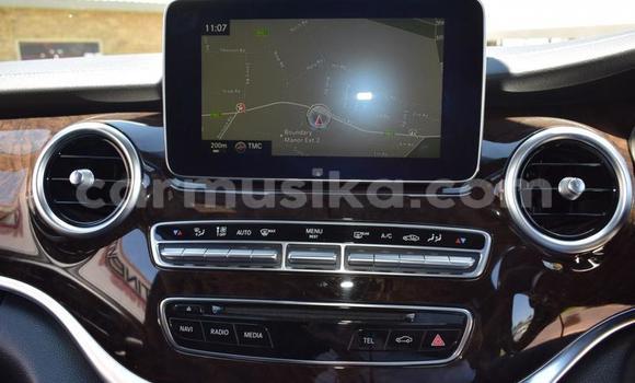 Acheter Occasion Voiture Mercedes Viano Rouge à Beitbridge, Matabeleland South Acheter Occasion Voiture Mercedes Viano Rouge à Beitbridge, Matabeleland South