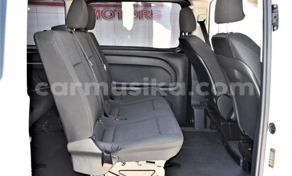 Buy Used Mercedes Viano White Car in Beitbridge in Matabeleland South Buy Used Mercedes Viano White Car in Beitbridge in Matabeleland South