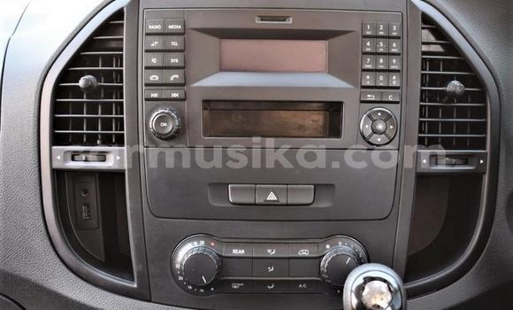 Buy Used Mercedes Viano White Car in Beitbridge in Matabeleland South Buy Used Mercedes Viano White Car in Beitbridge in Matabeleland South