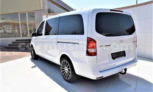 Buy Used Mercedes Viano White Car in Beitbridge in Matabeleland South Buy Used Mercedes Viano White Car in Beitbridge in Matabeleland South