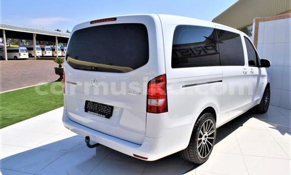 Buy Used Mercedes Viano White Car in Beitbridge in Matabeleland South Buy Used Mercedes Viano White Car in Beitbridge in Matabeleland South