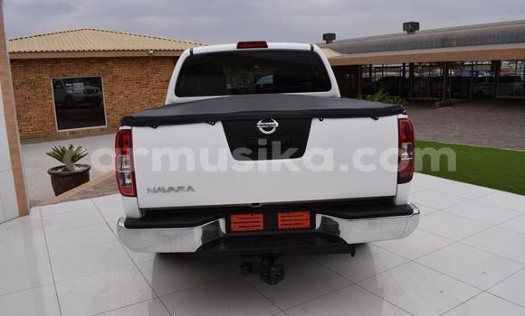 Nunua Ilio tumika Nissan Navara Nyeupe Gari ndani ya Beitbridge nchini Matabeleland Kusini Nunua Ilio tumika Nissan Navara Nyeupe Gari ndani ya Beitbridge nchini Matabeleland Kusini