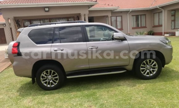 Tenga Tsaru Toyota Land Cruiser Prado Zvimwe Mota in Harare in Harare Tenga Tsaru Toyota Land Cruiser Prado Zvimwe Mota in Harare in Harare