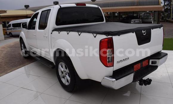 Nunua Ilio tumika Nissan Navara Nyeupe Gari ndani ya Beitbridge nchini Matabeleland Kusini Nunua Ilio tumika Nissan Navara Nyeupe Gari ndani ya Beitbridge nchini Matabeleland Kusini