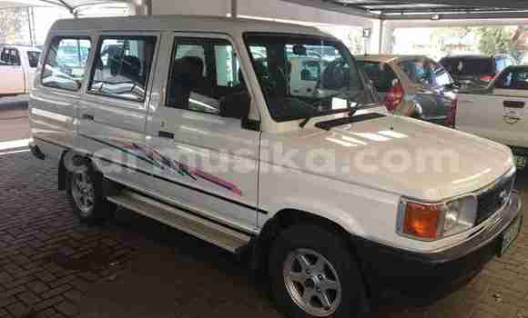 Acheter Occasion Voiture Toyota Verso Blanc à Bulawayo, Bulawayo Acheter Occasion Voiture Toyota Verso Blanc à Bulawayo, Bulawayo