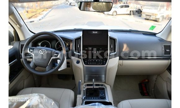 Buy Import Toyota Land Cruiser White Car in Import - Dubai in Harare Buy Import Toyota Land Cruiser White Car in Import - Dubai in Harare