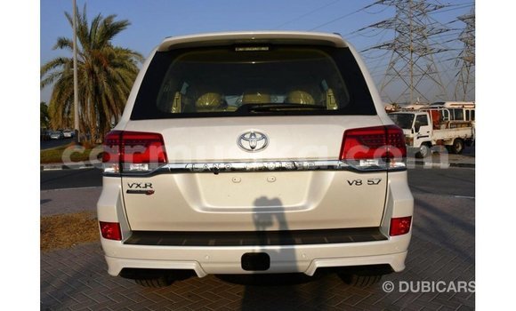 Buy Import Toyota Land Cruiser White Car in Import - Dubai in Harare Buy Import Toyota Land Cruiser White Car in Import - Dubai in Harare
