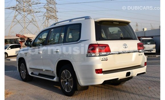 Buy Import Toyota Land Cruiser White Car in Import - Dubai in Harare Buy Import Toyota Land Cruiser White Car in Import - Dubai in Harare