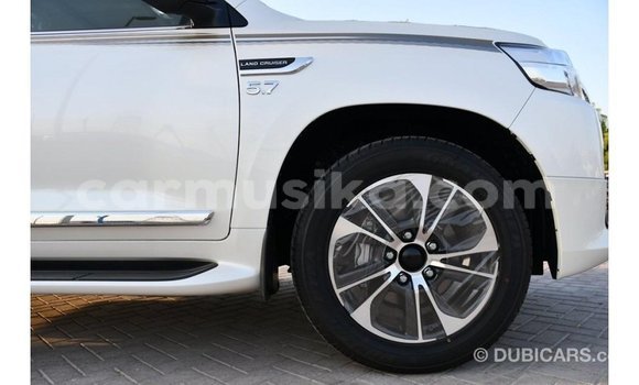 Buy Import Toyota Land Cruiser White Car in Import - Dubai in Harare Buy Import Toyota Land Cruiser White Car in Import - Dubai in Harare