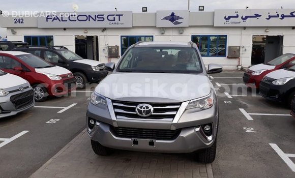 Tenga Imported Toyota Fortuner Zvimwe Mota in Import - Dubai in Harare Tenga Imported Toyota Fortuner Zvimwe Mota in Import - Dubai in Harare