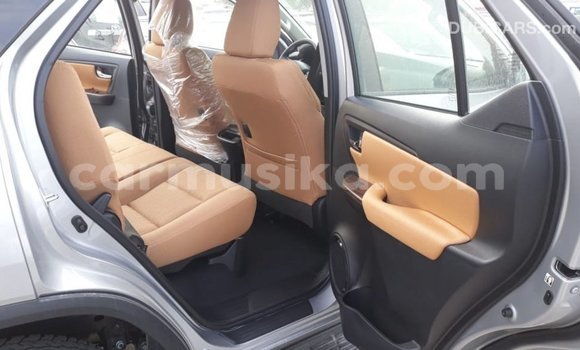 Tenga Imported Toyota Fortuner Zvimwe Mota in Import - Dubai in Harare Tenga Imported Toyota Fortuner Zvimwe Mota in Import - Dubai in Harare