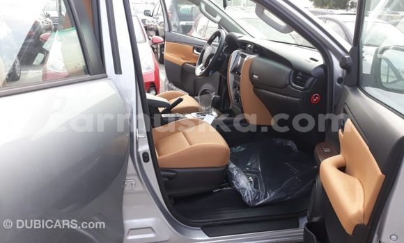 Tenga Imported Toyota Fortuner Zvimwe Mota in Import - Dubai in Harare Tenga Imported Toyota Fortuner Zvimwe Mota in Import - Dubai in Harare