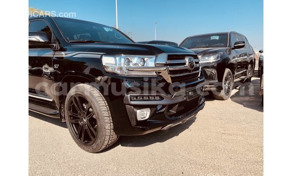 Acheter Import Voiture Toyota Land Cruiser Noir à Import - Dubai, Harare Acheter Import Voiture Toyota Land Cruiser Noir à Import - Dubai, Harare