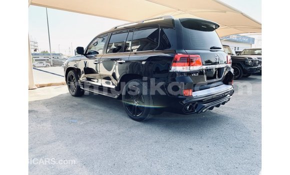 Acheter Import Voiture Toyota Land Cruiser Noir à Import - Dubai, Harare Acheter Import Voiture Toyota Land Cruiser Noir à Import - Dubai, Harare