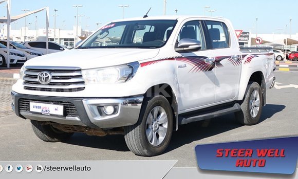 Acheter Import Voiture Toyota Hilux Blanc à Import - Dubai, Harare Acheter Import Voiture Toyota Hilux Blanc à Import - Dubai, Harare