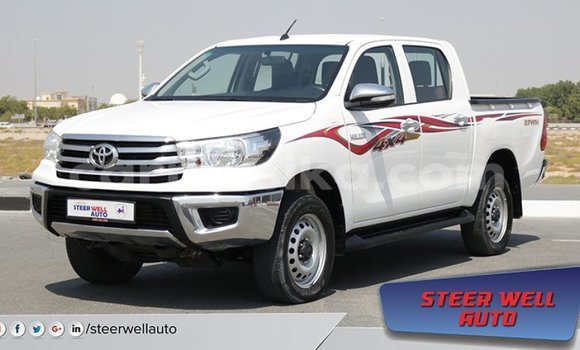 Acheter Import Voiture Toyota Hilux Blanc à Import - Dubai, Harare Acheter Import Voiture Toyota Hilux Blanc à Import - Dubai, Harare