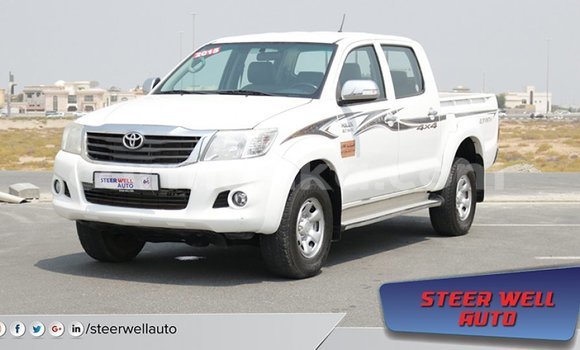 Acheter Import Voiture Toyota Hilux Blanc à Import - Dubai, Harare Acheter Import Voiture Toyota Hilux Blanc à Import - Dubai, Harare