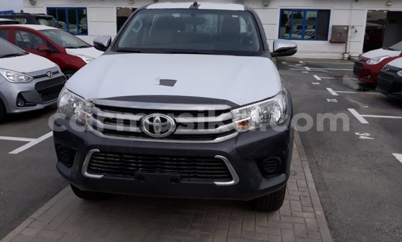 Acheter Import Voiture Toyota Hilux Autre à Import - Dubai, Harare Acheter Import Voiture Toyota Hilux Autre à Import - Dubai, Harare