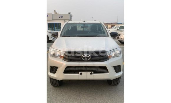 Acheter Import Voiture Toyota Hilux Blanc à Import - Dubai, Harare Acheter Import Voiture Toyota Hilux Blanc à Import - Dubai, Harare