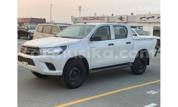 Acheter Import Voiture Toyota Hilux Blanc à Import - Dubai, Harare Acheter Import Voiture Toyota Hilux Blanc à Import - Dubai, Harare