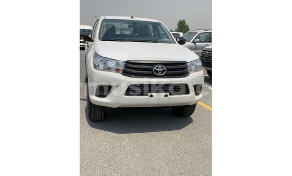 Acheter Import Voiture Toyota Hilux Blanc à Import - Dubai, Harare Acheter Import Voiture Toyota Hilux Blanc à Import - Dubai, Harare