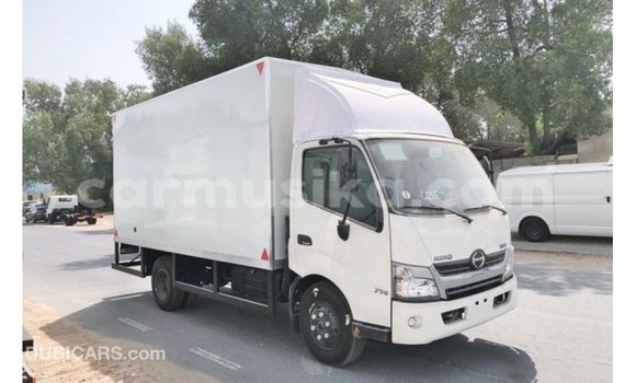 Tenga Imported Hino 300 Chena Rori in Import - Dubai in Harare Tenga Imported Hino 300 Chena Rori in Import - Dubai in Harare