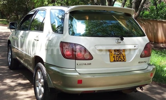 Buy Used Toyota Harrier White Car in Harare in Harare Buy Used Toyota Harrier White Car in Harare in Harare