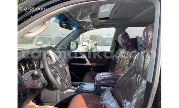 Acheter Import Voiture Toyota Land Cruiser Noir à Import - Dubai, Harare Acheter Import Voiture Toyota Land Cruiser Noir à Import - Dubai, Harare
