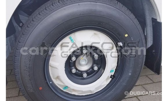 Acheter Import Voiture Toyota Hiace Blanc à Import - Dubai, Harare Acheter Import Voiture Toyota Hiace Blanc à Import - Dubai, Harare