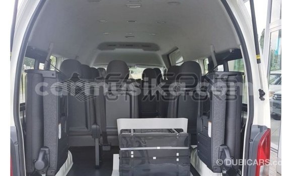 Acheter Import Voiture Toyota Hiace Blanc à Import - Dubai, Harare Acheter Import Voiture Toyota Hiace Blanc à Import - Dubai, Harare