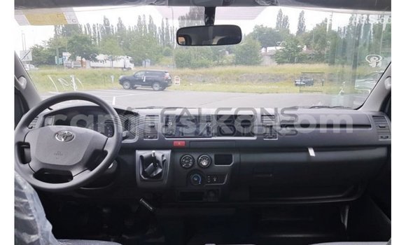 Acheter Import Voiture Toyota Hiace Blanc à Import - Dubai, Harare Acheter Import Voiture Toyota Hiace Blanc à Import - Dubai, Harare