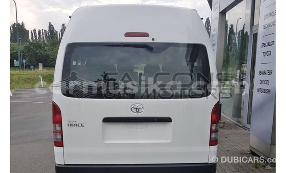 Acheter Import Voiture Toyota Hiace Blanc à Import - Dubai, Harare Acheter Import Voiture Toyota Hiace Blanc à Import - Dubai, Harare