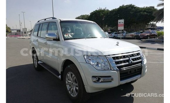 Acheter Import Voiture Mitsubishi Pajero Blanc à Import - Dubai, Harare Acheter Import Voiture Mitsubishi Pajero Blanc à Import - Dubai, Harare