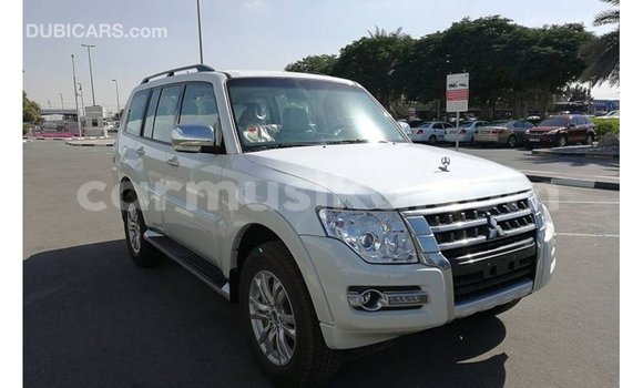 Acheter Import Voiture Mitsubishi Pajero Blanc à Import - Dubai, Harare Acheter Import Voiture Mitsubishi Pajero Blanc à Import - Dubai, Harare