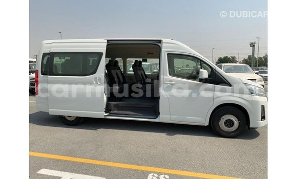 Acheter Import Voiture Toyota Hiace Blanc à Import - Dubai, Harare Acheter Import Voiture Toyota Hiace Blanc à Import - Dubai, Harare