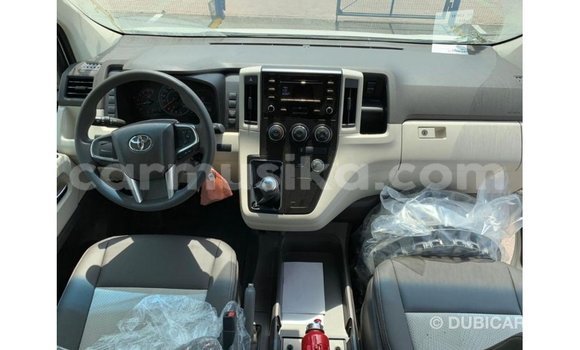 Acheter Import Voiture Toyota Hiace Blanc à Import - Dubai, Harare Acheter Import Voiture Toyota Hiace Blanc à Import - Dubai, Harare