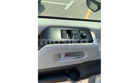 Acheter Import Voiture Toyota Hiace Blanc à Import - Dubai, Harare Acheter Import Voiture Toyota Hiace Blanc à Import - Dubai, Harare