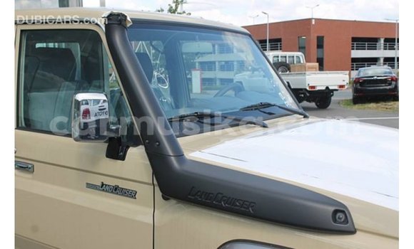 Tenga Imported Toyota Land Cruiser Beige Mota in Import - Dubai in Harare Tenga Imported Toyota Land Cruiser Beige Mota in Import - Dubai in Harare