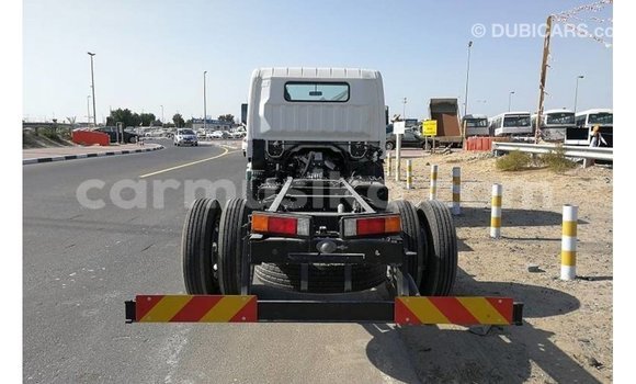 Acheter Import Utilitaire Mitsubishi Canter Blanc à Import - Dubai, Harare Acheter Import Utilitaire Mitsubishi Canter Blanc à Import - Dubai, Harare