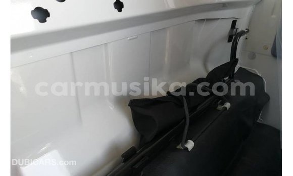 Acheter Import Utilitaire Mitsubishi Canter Blanc à Import - Dubai, Harare Acheter Import Utilitaire Mitsubishi Canter Blanc à Import - Dubai, Harare