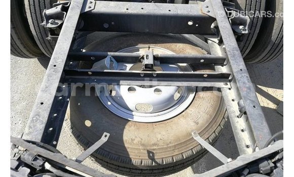 Acheter Import Utilitaire Mitsubishi Canter Blanc à Import - Dubai, Harare Acheter Import Utilitaire Mitsubishi Canter Blanc à Import - Dubai, Harare