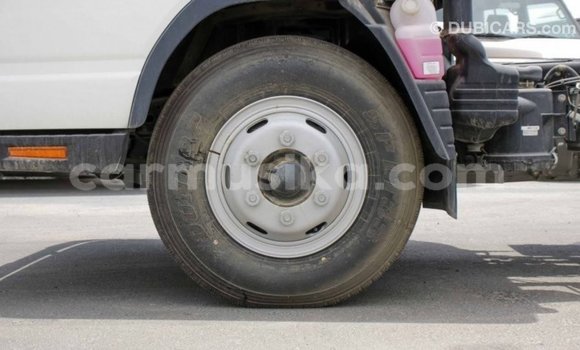 Acheter Import Utilitaire Mitsubishi Canter Blanc à Import - Dubai, Harare Acheter Import Utilitaire Mitsubishi Canter Blanc à Import - Dubai, Harare