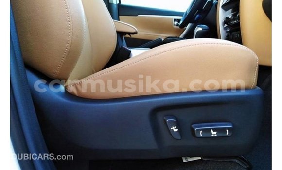 Acheter Import Voiture Toyota Fortuner Blanc à Import - Dubai, Harare Acheter Import Voiture Toyota Fortuner Blanc à Import - Dubai, Harare
