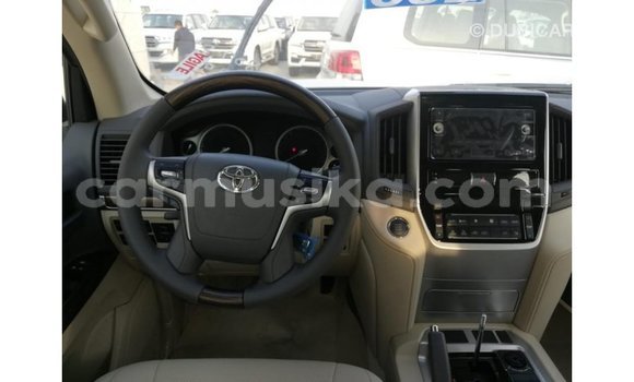 Tenga Imported Toyota Land Cruiser Chena Mota in Import - Dubai in Harare Tenga Imported Toyota Land Cruiser Chena Mota in Import - Dubai in Harare